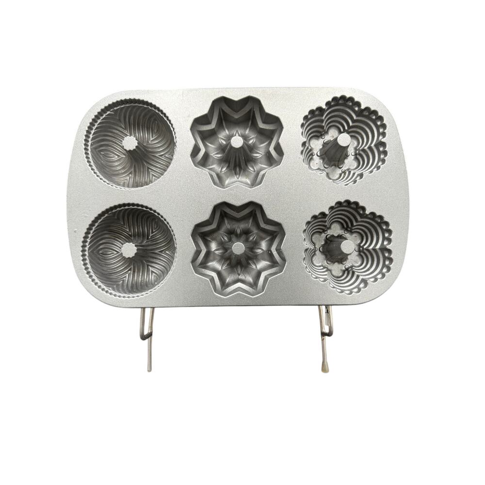 ✨ Nordic Ware Bundt Quartet Pan Cast Aluminum Mini Cake Molds 6 half dozen - Picture 3 of 3
